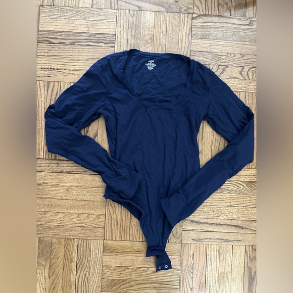SKIMS FITS EVERYBODY LONG SLEEVE SCOOP BODYSUIT | NAVY - LARGE - NWOT - Picture 2 of 3